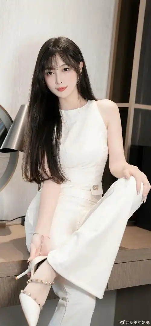韩国电影好友聚会投屏观影场景